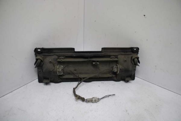 FEU ARRIERE MILIEU SUZUKI SWIFT 1989-1996 - Vue 2